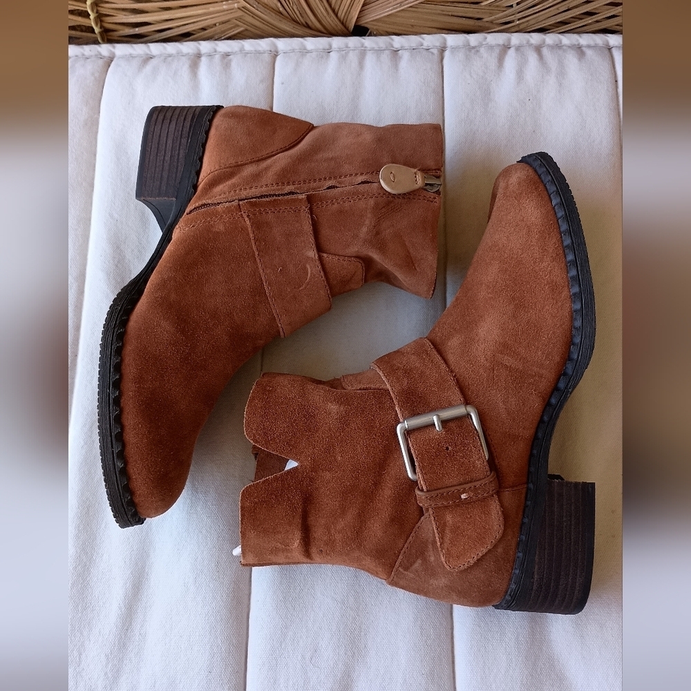 NWOT Gentle Souls Brown Suede Ankle Boots_8.5